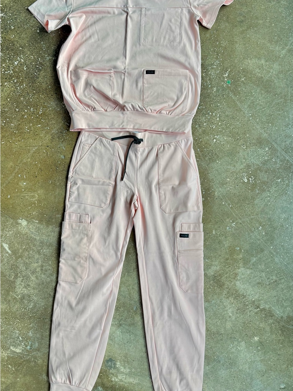 Folds Wear Women's Light Pink Joggers Scrub Set. Sunset Pink. NWOT.